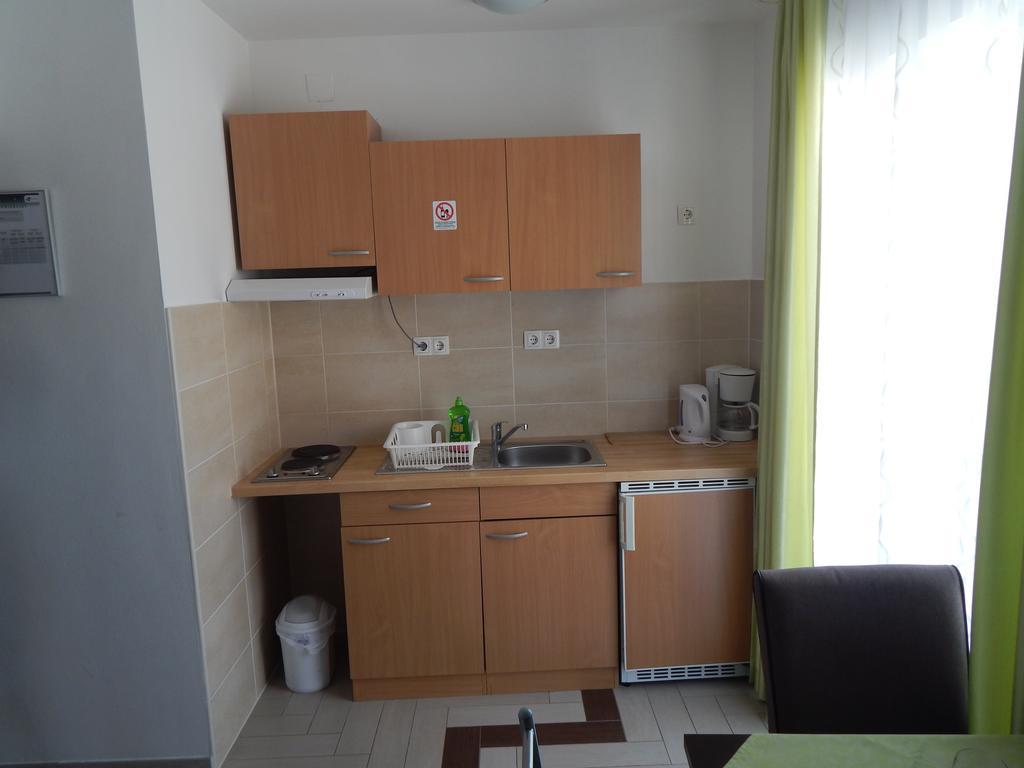 Apartments Sofija Podstrana Esterno foto